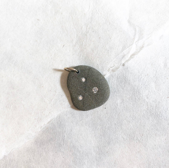 Grey Malibu diamond beach pebble