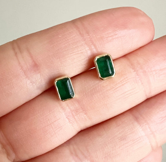 Bezeled emerald studs